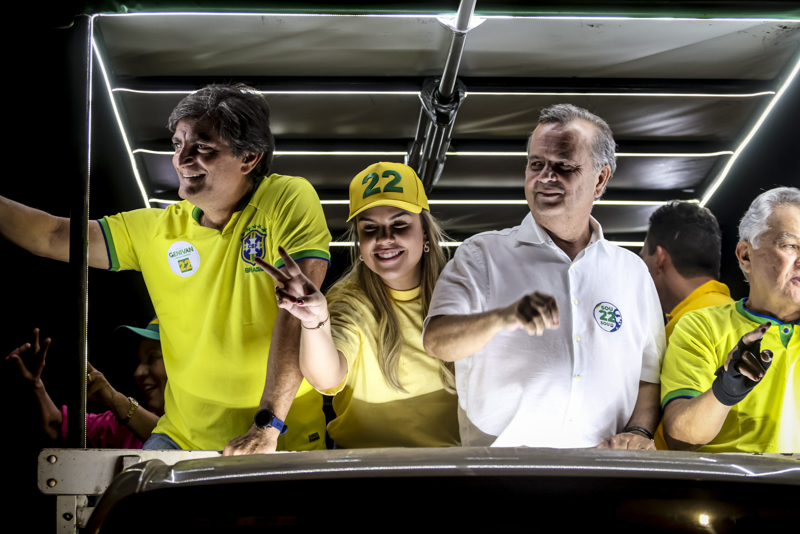 Grande carreata do 22 reúne Genivan, Nayara, Rogério, Styvenson, Girão e Rosalba em Mossoró